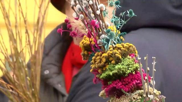 Неделя до Пасхи — украинцы освятили вербу Неделя до Пасхи — украинцы освятили вербу