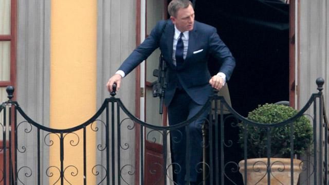 Дэниела Крейга прооперировали после травмы на съемках нового фильма о Джеймсе Бонде Дэниела Крейга прооперировали после травмы на съемках нового фильма о Джеймсе Бонде