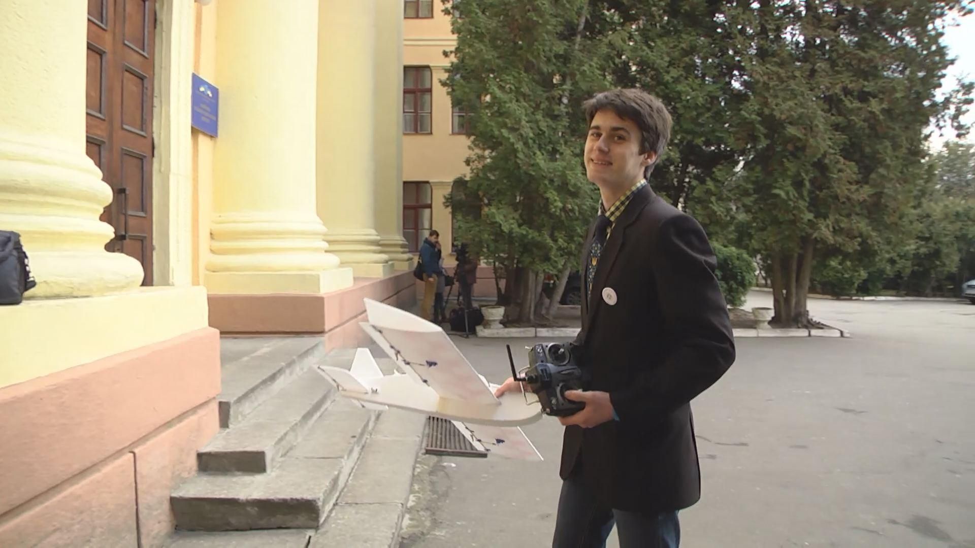 Українські діти винаходять спецтехніку для АТО Українські діти винаходять спецтехніку для АТО