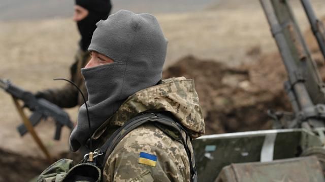 Двух бойцов "Правого сектора" ранили под Мариуполем Двух бойцов "Правого сектора" ранили под Мариуполем