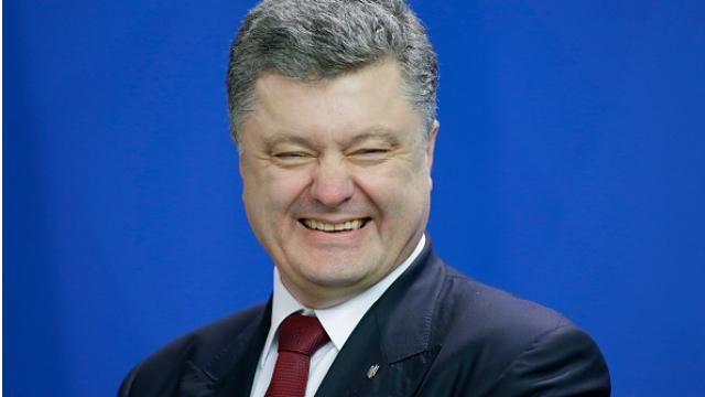 Порошенко признался, что ночью читает новости