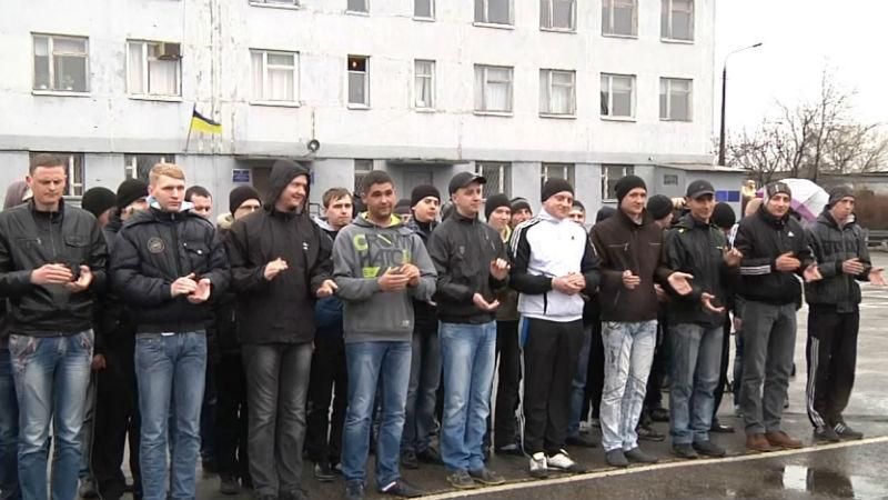 Із Запоріжжя до війська відправили чергову партію новобранців Із Запоріжжя до війська відправили чергову партію новобранців