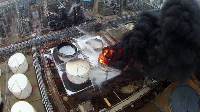 Через пожежу на хімзаводі в Китаї евакуювали майже 30 тисяч осіб Через пожежу на хімзаводі в Китаї евакуювали майже 30 тисяч осіб