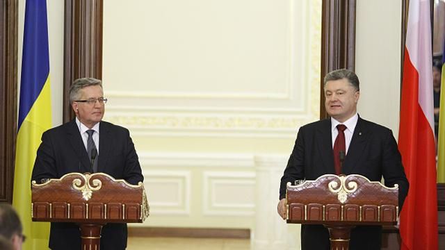 Українці та поляки повинні йти шляхом взаємного прощення і примирення, — Коморовський Українці та поляки повинні йти шляхом взаємного прощення і примирення, — Коморовський