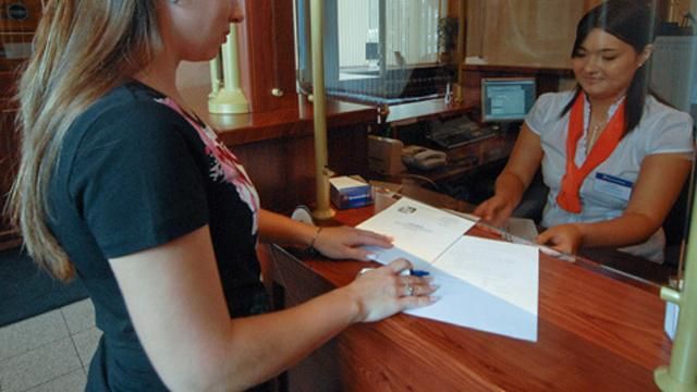 Нардепи хочуть заборонити достроково забирати вклади з банків
Нардепи хочуть заборонити достроково забирати вклади з банків