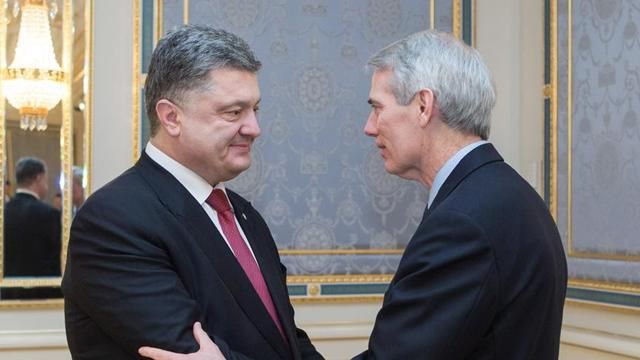 Порошенко: Якщо ми програємо битву — програє світова безпека Порошенко: Якщо ми програємо битву — програє світова безпека
