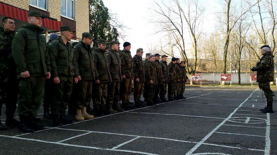 Для "сектору М" готують універсальних солдатів Для "сектору М" готують універсальних солдатів