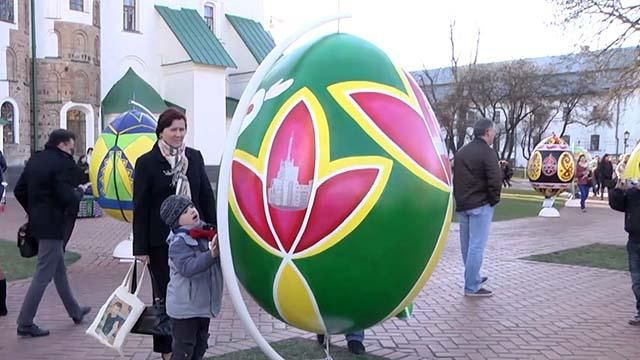 У Києві стартував фестиваль Писанок з усіх регіонів України У Києві стартував фестиваль Писанок з усіх регіонів України
