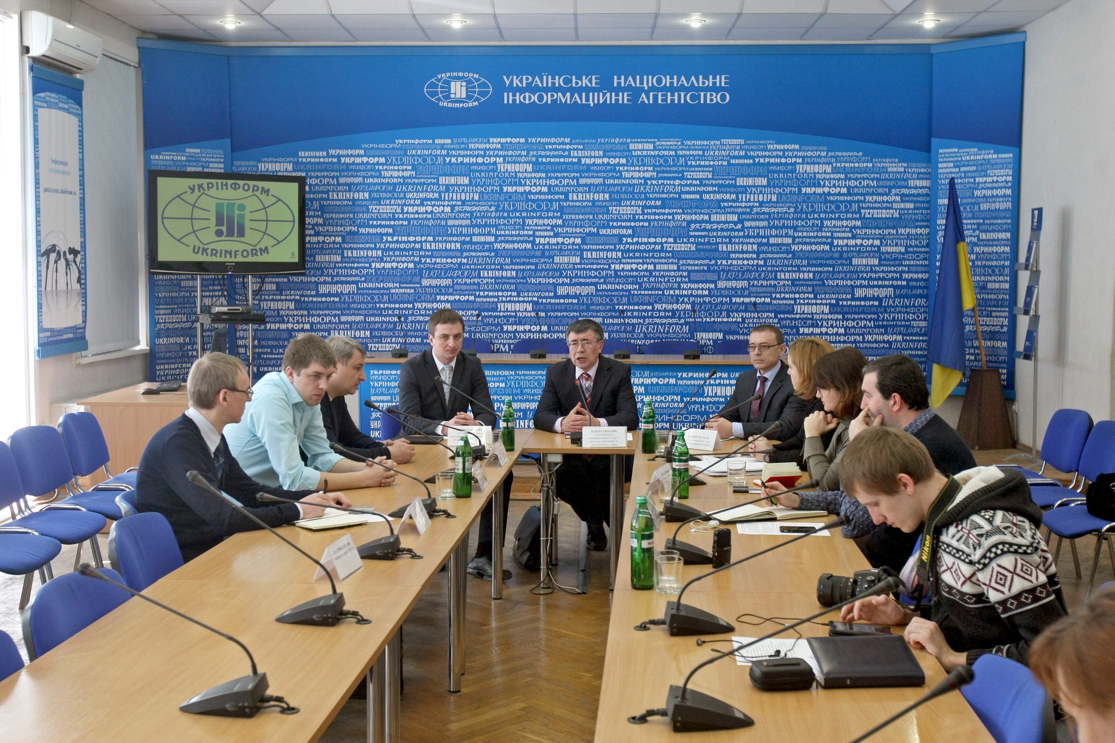 Українські судді ініціюють створення дискусійного клубу з громадськістю