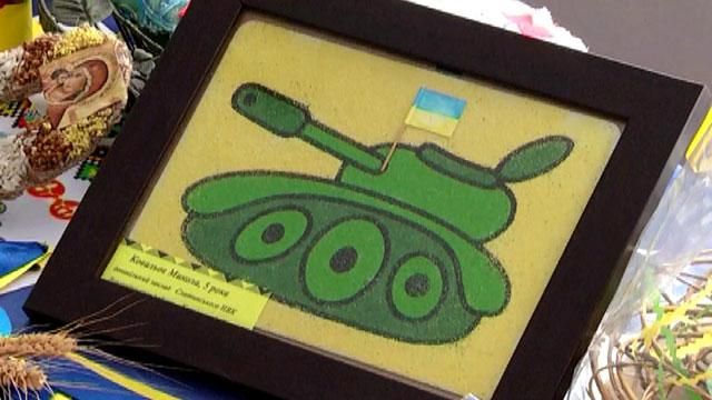 На Харківщині школярі приготували бійцям в АТО святкові сюрпризи На Харківщині школярі приготували бійцям в АТО святкові сюрпризи