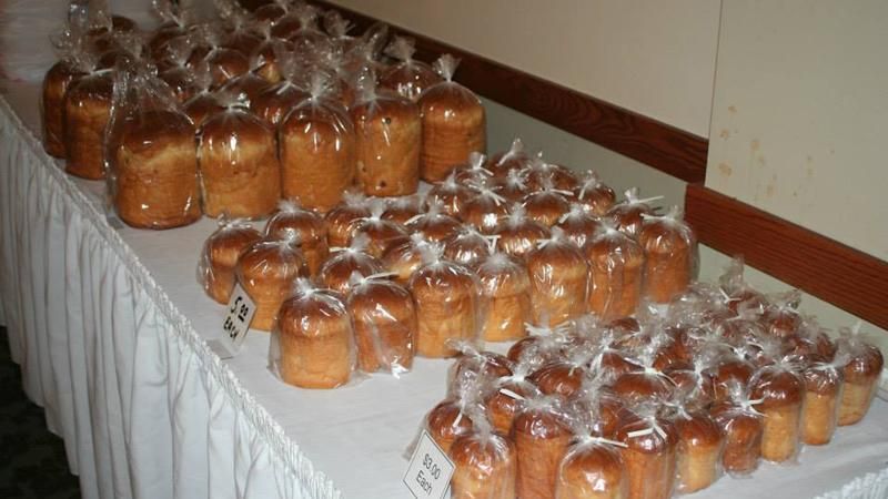 Мама міністра фінансів спекла пасок на 7 тисяч доларів для українських військових Мама міністра фінансів спекла пасок на 7 тисяч доларів для українських військових