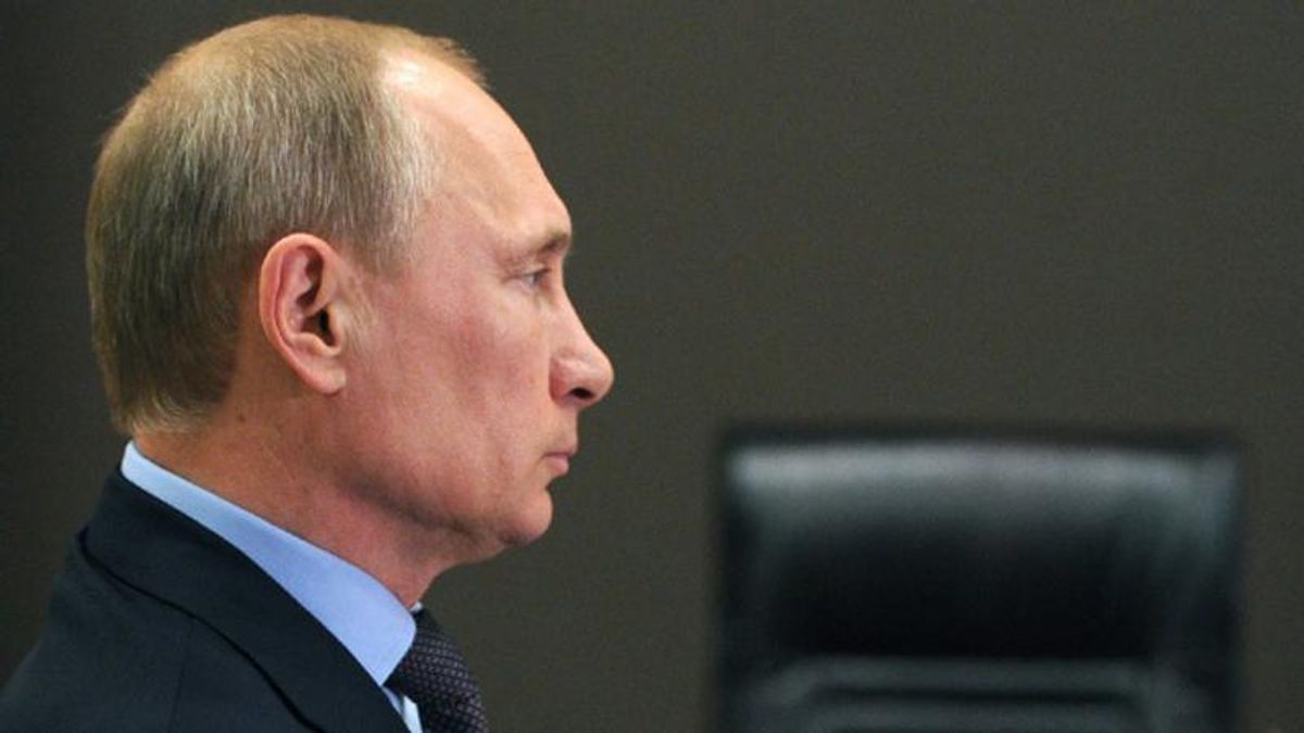 Экс-посол США в России: В интересах Путина — воевать Экс-посол США в России: В интересах Путина — воевать