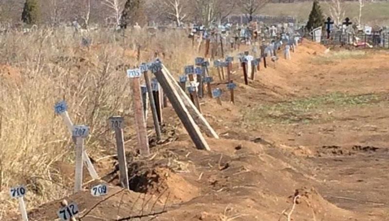 У Єнакієвому бойовиків ховають у безіменних могилах У Єнакієвому бойовиків ховають у безіменних могилах