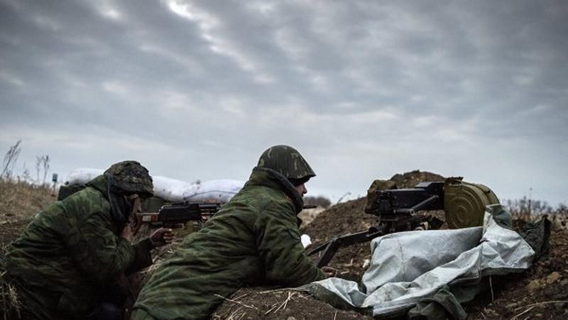 В Песках террористы ранили украинского бойца