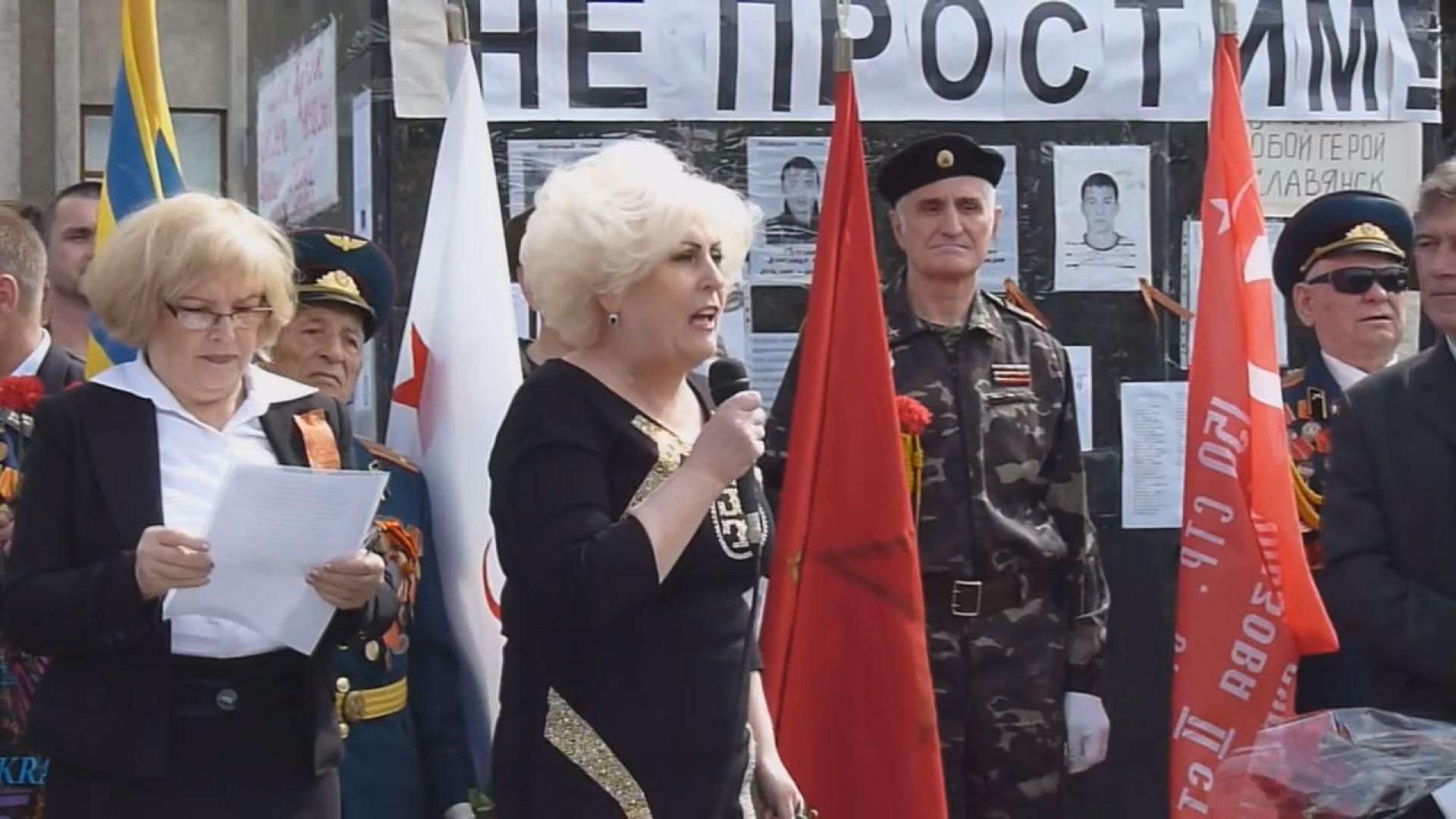 Год назад боевики захватили здание милиции и СБУ в Славянске Год назад боевики захватили здание милиции и СБУ в Славянске