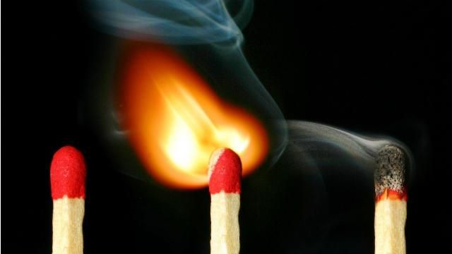 У Харкові невідомі хотіли підпалити намет волонтерів У Харкові невідомі хотіли підпалити намет волонтерів