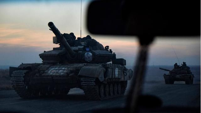 В Песках боевики обстреляли позиции АТО из минометов В Песках боевики обстреляли позиции АТО из минометов