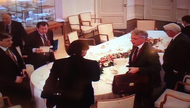 Формат "нормандської четвірки" дещо змінився перед фіналом зустрічі Формат "нормандської четвірки" дещо змінився перед фіналом зустрічі