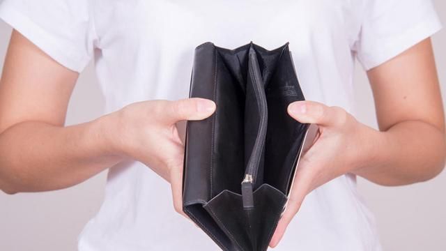 "Крымнаш": севастопольским учителям уменьшают зарплату "Крымнаш": севастопольским учителям уменьшают зарплату