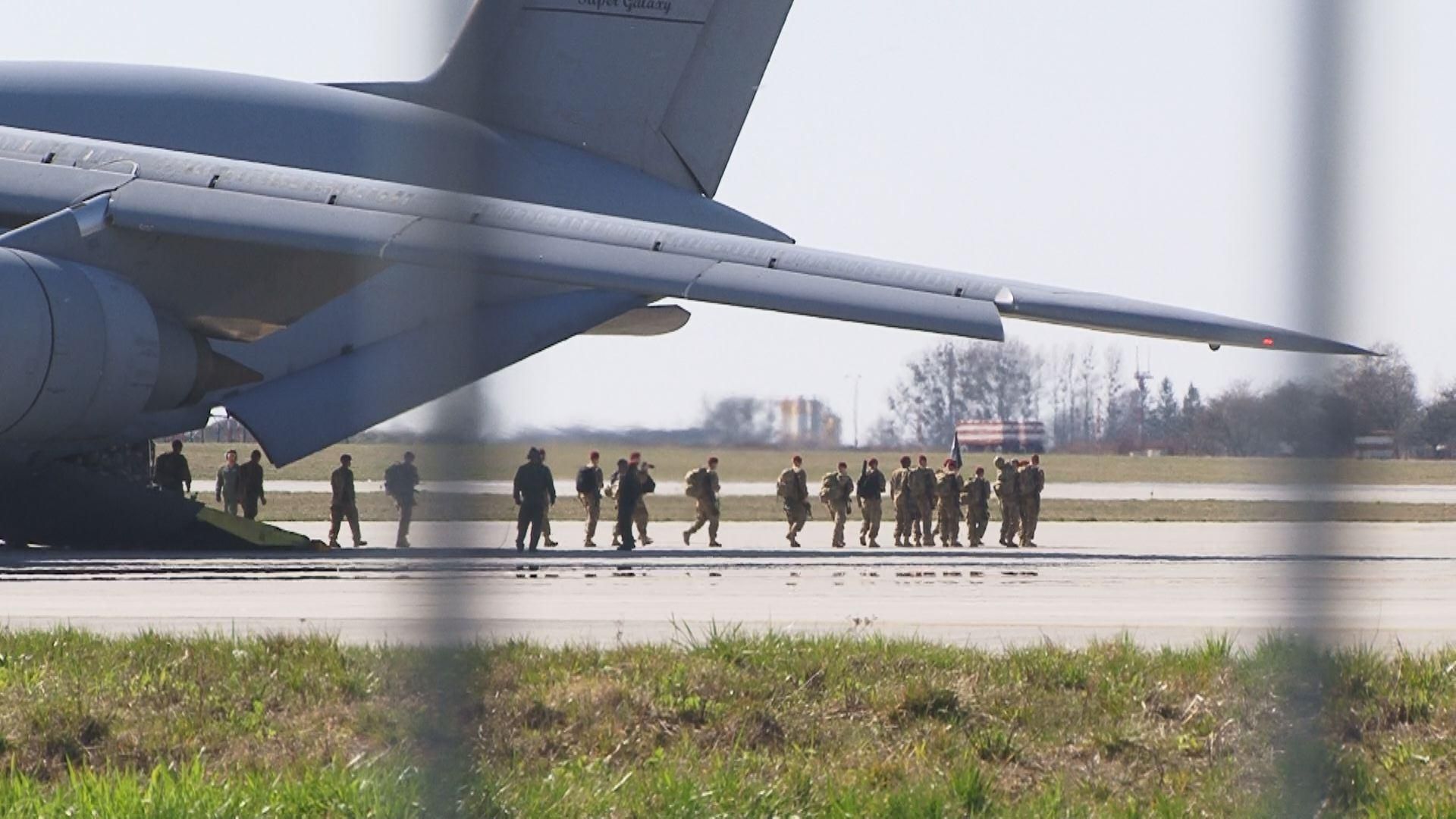 В Україні висадився американський десант В Україні висадився американський десант