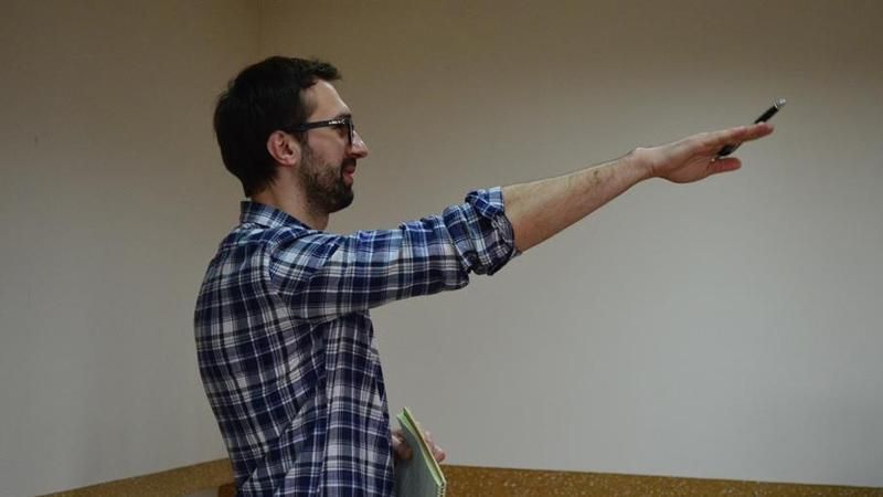 Лещенко божиться, що нардепи заробляють до 7 тисяч гривень Лещенко божиться, що нардепи заробляють до 7 тисяч гривень