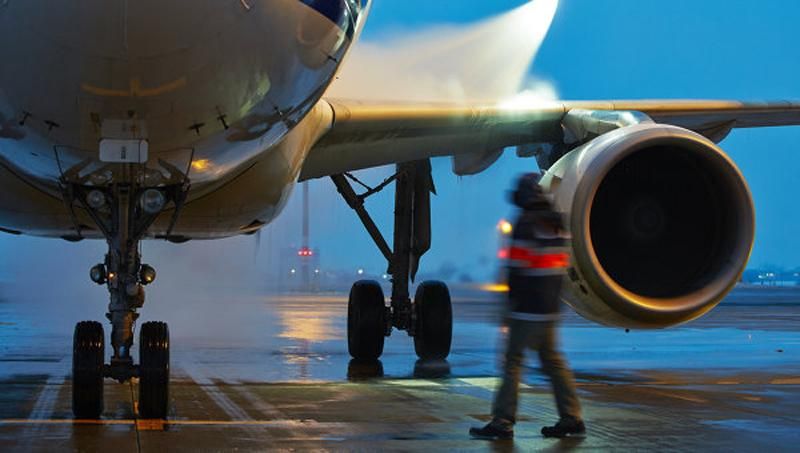 В Японии самолет при посадке задел антенну: есть пострадавшие В Японии самолет при посадке задел антенну: есть пострадавшие