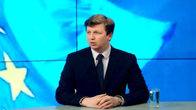 Українці самі винні в тому, що безвізового режиму найближчим часом не буде, — експерт Українці самі винні в тому, що безвізового режиму найближчим часом не буде, — експерт