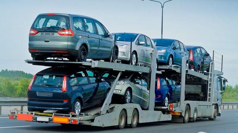 Україна вдвічі знизила мита на імпорт авто