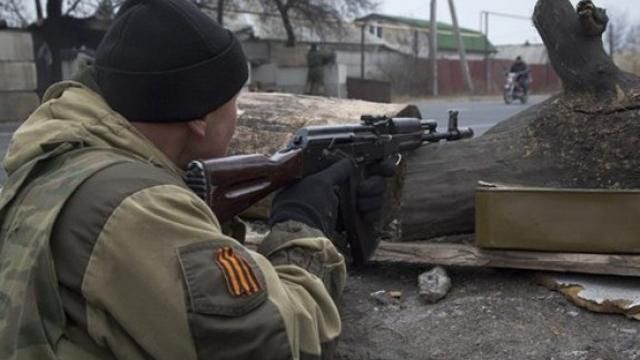 Боевики днем несколько изменили активность, однако под Песками еще жарко Боевики днем несколько изменили активность, однако под Песками еще жарко