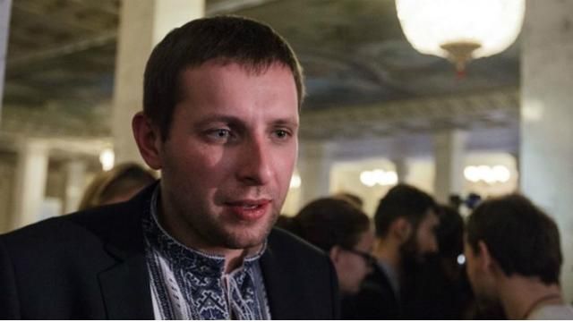 Парасюк розповів про свою зарплату на фронті Парасюк розповів про свою зарплату на фронті