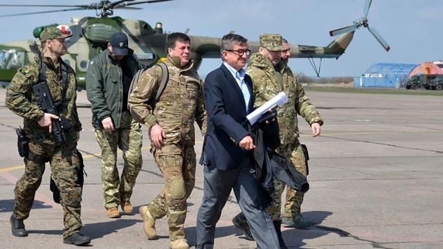 Российско-террористические группировки могут возобновить наступление в любой момент, — Турчинов Российско-террористические группировки могут возобновить наступление в любой момент, — Турчинов