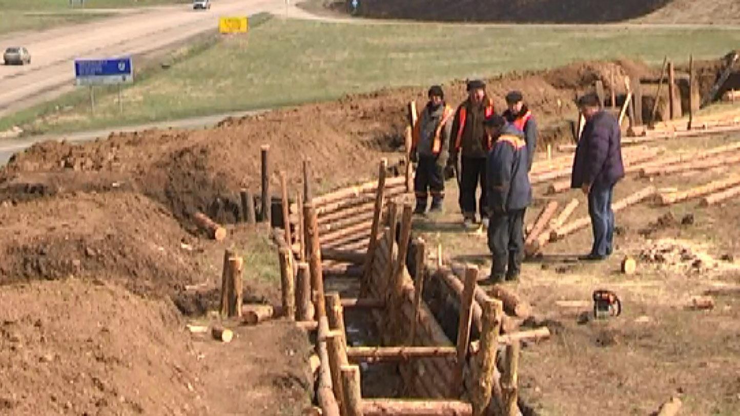На Харківщині розбудовують третю лінію оборони На Харківщині розбудовують третю лінію оборони