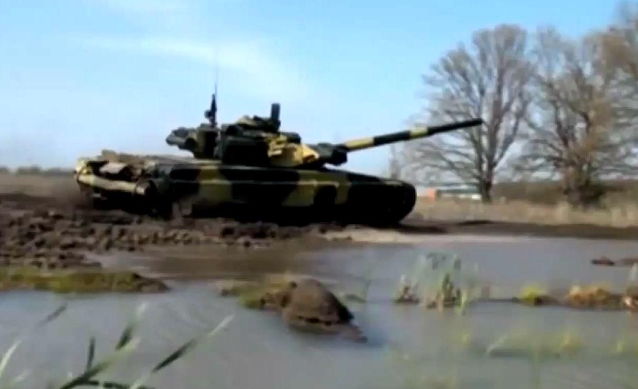 Київ занепокоєний концентрацією російської військової техніки на кордонах
