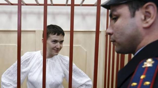 Суд над Савченко почався з порушенням, адвокати не встигають на слухання