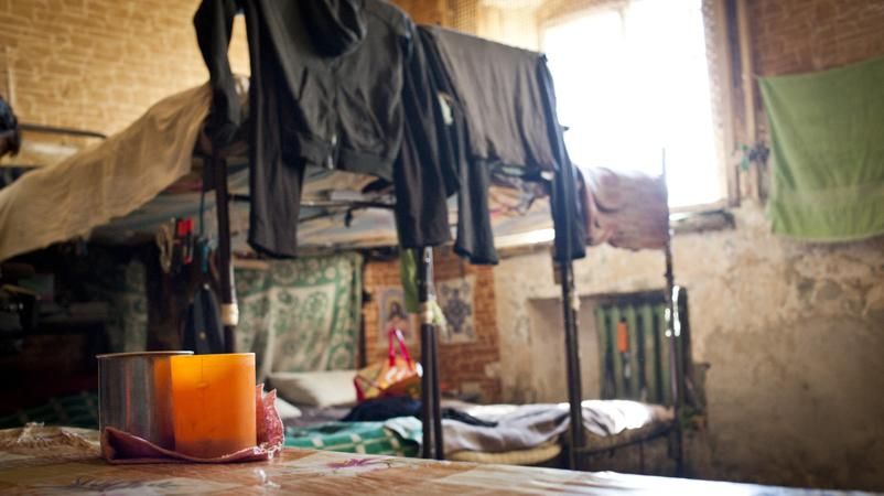 В каких условиях проживают заключенные — кадры из аварийного Лукьяновского СИЗО