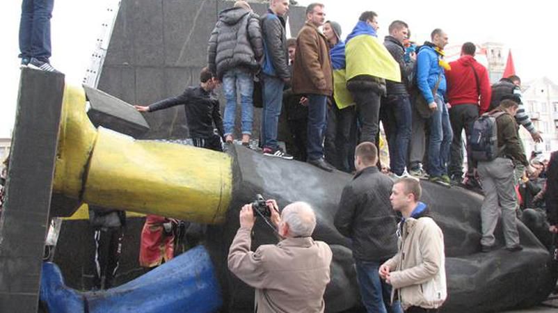 Донецька ОДА засудила знесення пам'ятника Леніну у Краматорську 