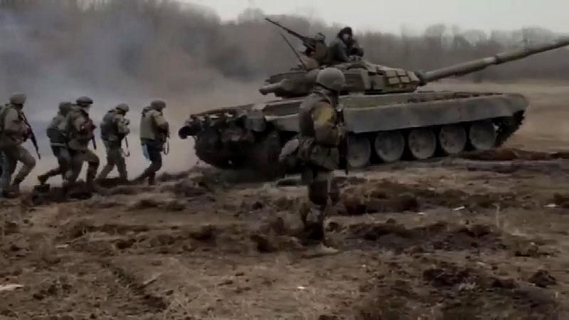 Террористы готовят наступление в районе Трехизбенки, — штаб АТО Террористы готовят наступление в районе Трехизбенки, — штаб АТО