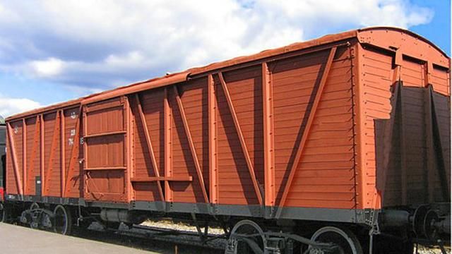 "ДНРівці" везли близько ста вагонів з металобрухтом, який хотіли продати в Україні "ДНРівці" везли близько ста вагонів з металобрухтом, який хотіли продати в Україні