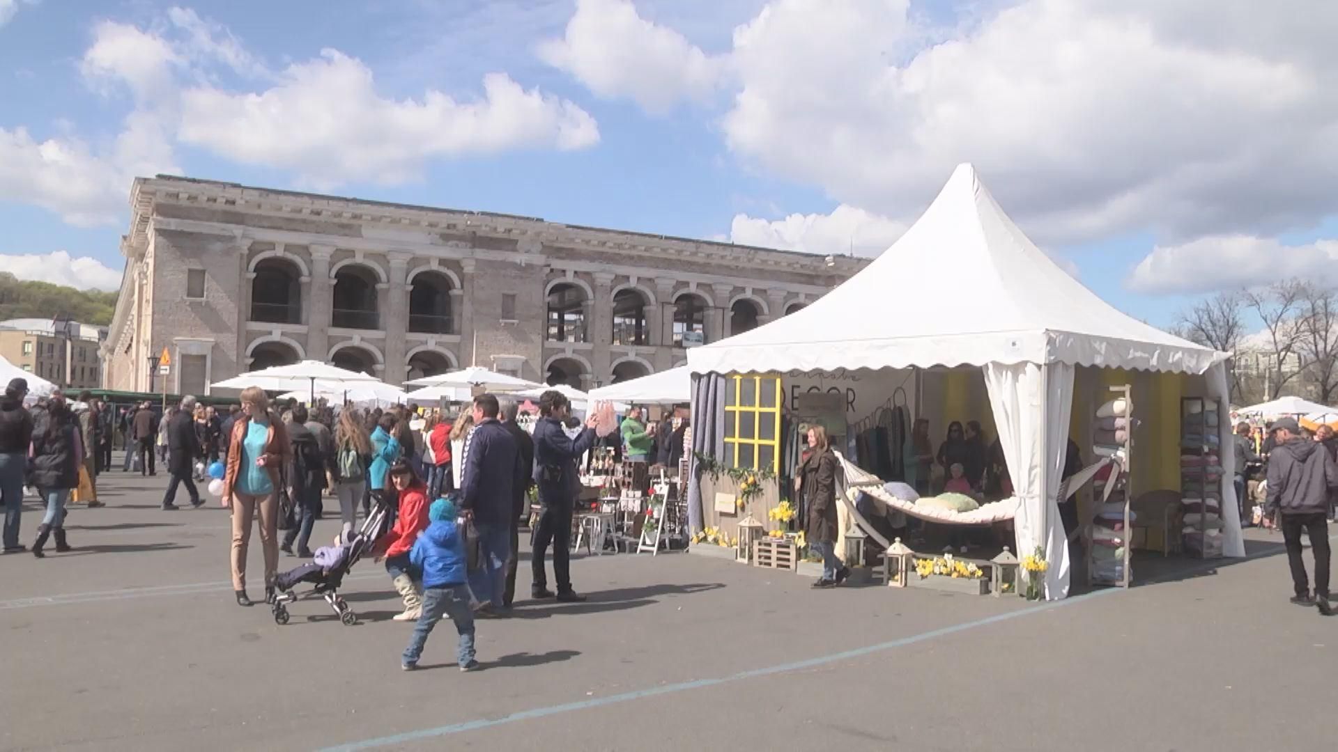 В Киеве сегодня продавали исключительно украинские товары В Киеве сегодня продавали исключительно украинские товары