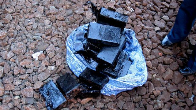 Чоловік намагався вивезти в Росію контрабандні іРhone Чоловік намагався вивезти в Росію контрабандні іРhone