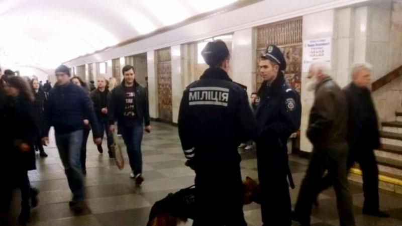 Найактуальніші фото 19 квітня: пошуки бомби у метро, нова база "Дніпра-1" Найактуальніші фото 19 квітня: пошуки бомби у метро, нова база "Дніпра-1"