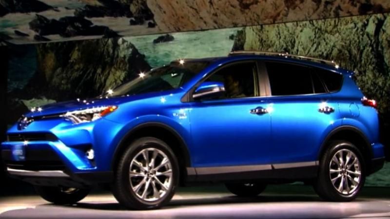 У Нью-Йорку дебютувала оновлена Toyota RAV4