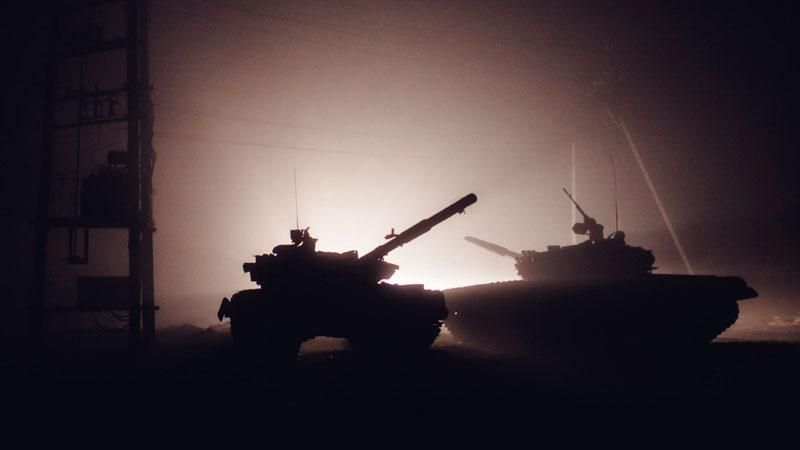 У Широкиному терористи підключили танки, з нашого боку є поранений У Широкиному терористи підключили танки, з нашого боку є поранений