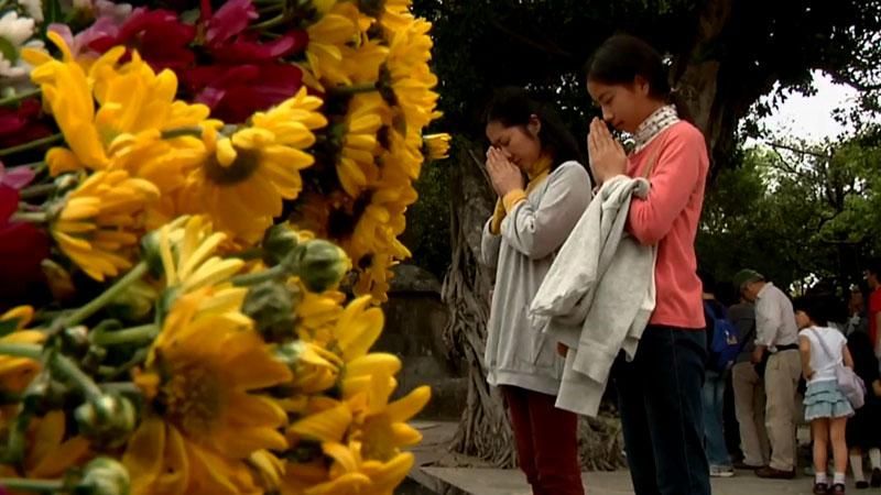 В Японии отдали дань павшим в битве за Окинаву В Японии отдали дань павшим в битве за Окинаву