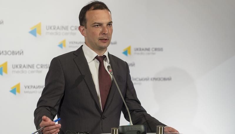 Соболєв пояснив, чому обшукують керівників департаменту люстрації Соболєв пояснив, чому обшукують керівників департаменту люстрації