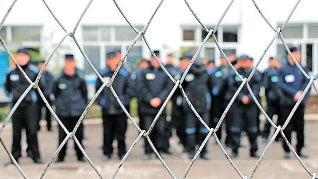 Осужденным в РФ предлагают амнистию, если те соглашаются воевать на Востоке Осужденным в РФ предлагают амнистию, если те соглашаются воевать на Востоке