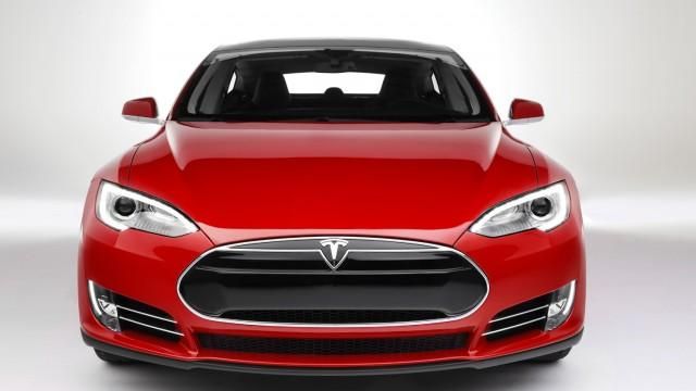 Google чуть не купил автомобильную компанию Tesla в 2013-м Google чуть не купил автомобильную компанию Tesla в 2013-м