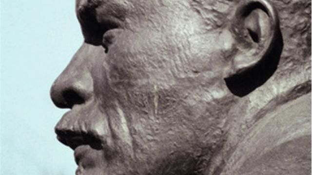 В милиции предложили "бросить" памятник Ленину на оборонительные позиции Артемовска В милиции предложили "бросить" памятник Ленину на оборонительные позиции Артемовска