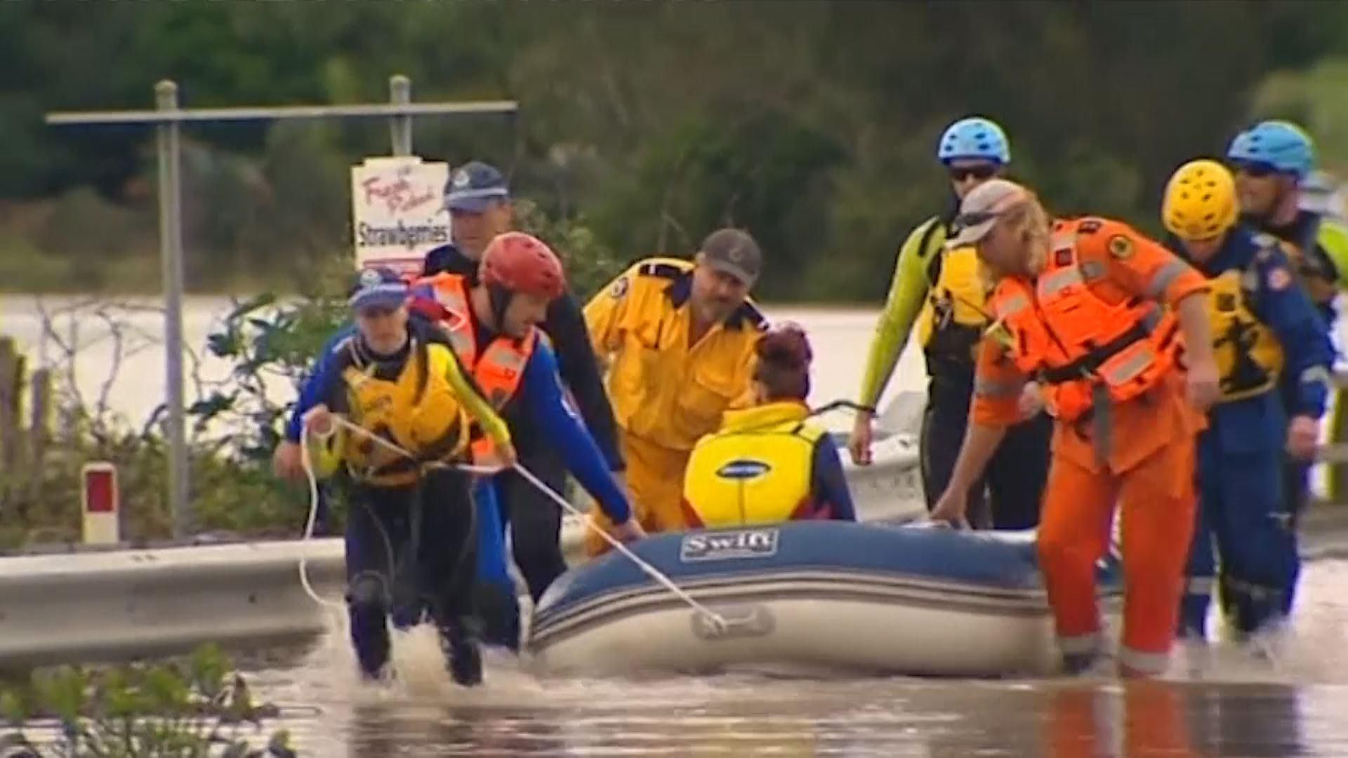 В Австралии продолжается буря В Австралии продолжается буря
