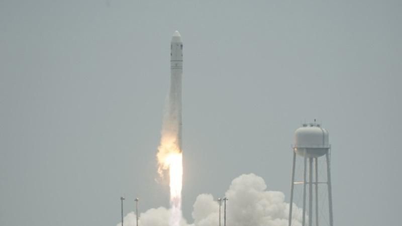 В России упала ракета В России упала ракета